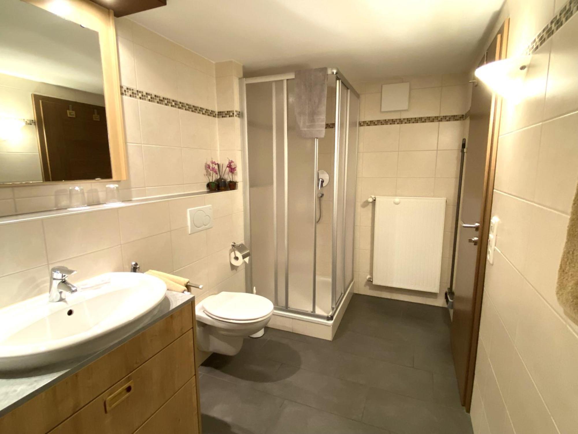 Apartment Roiser